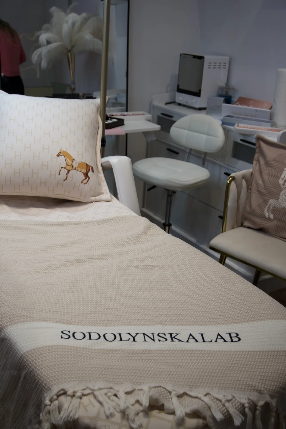 Treatment bed with the studio towel