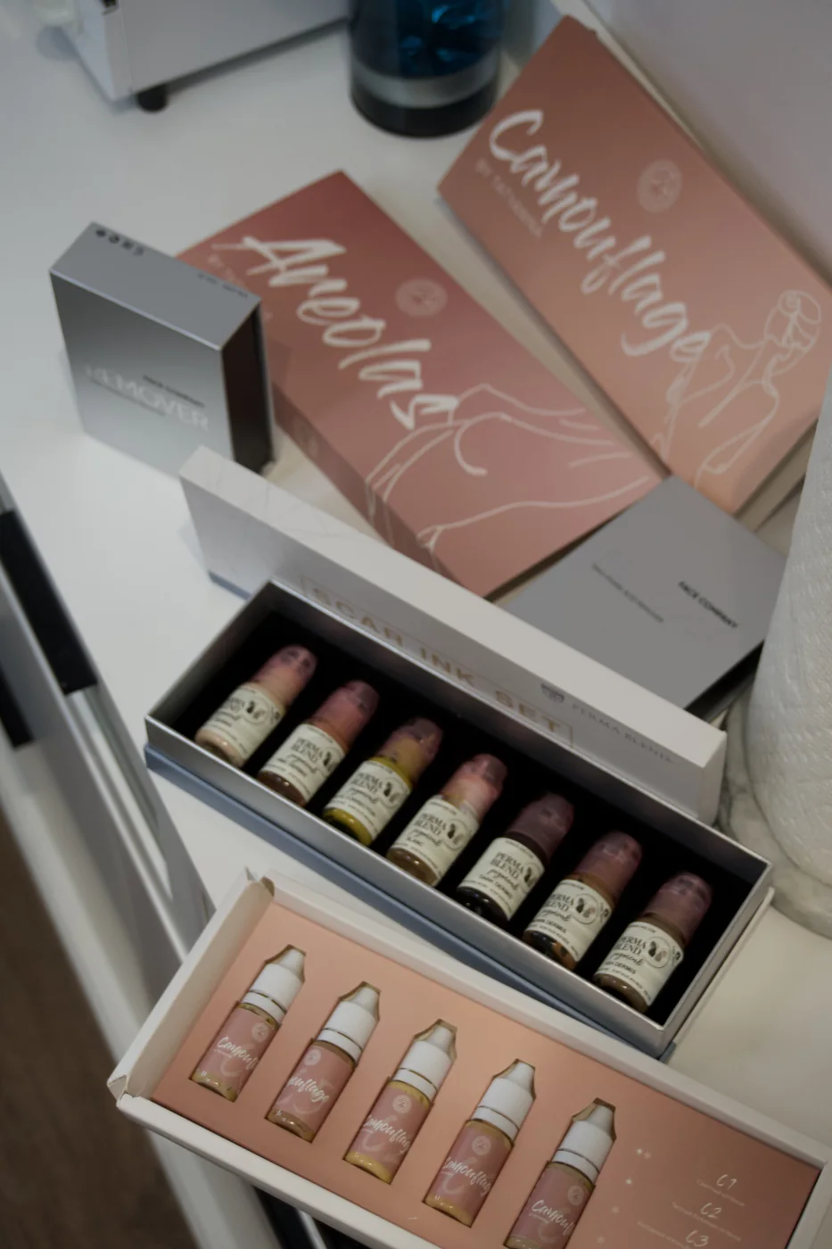 Camouflage and areola pigment sets